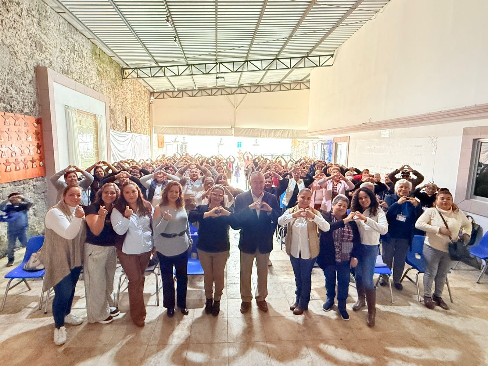 DIF presenta conferencia “Por Amor a Puebla Transformando Familias con Principios y Valores”