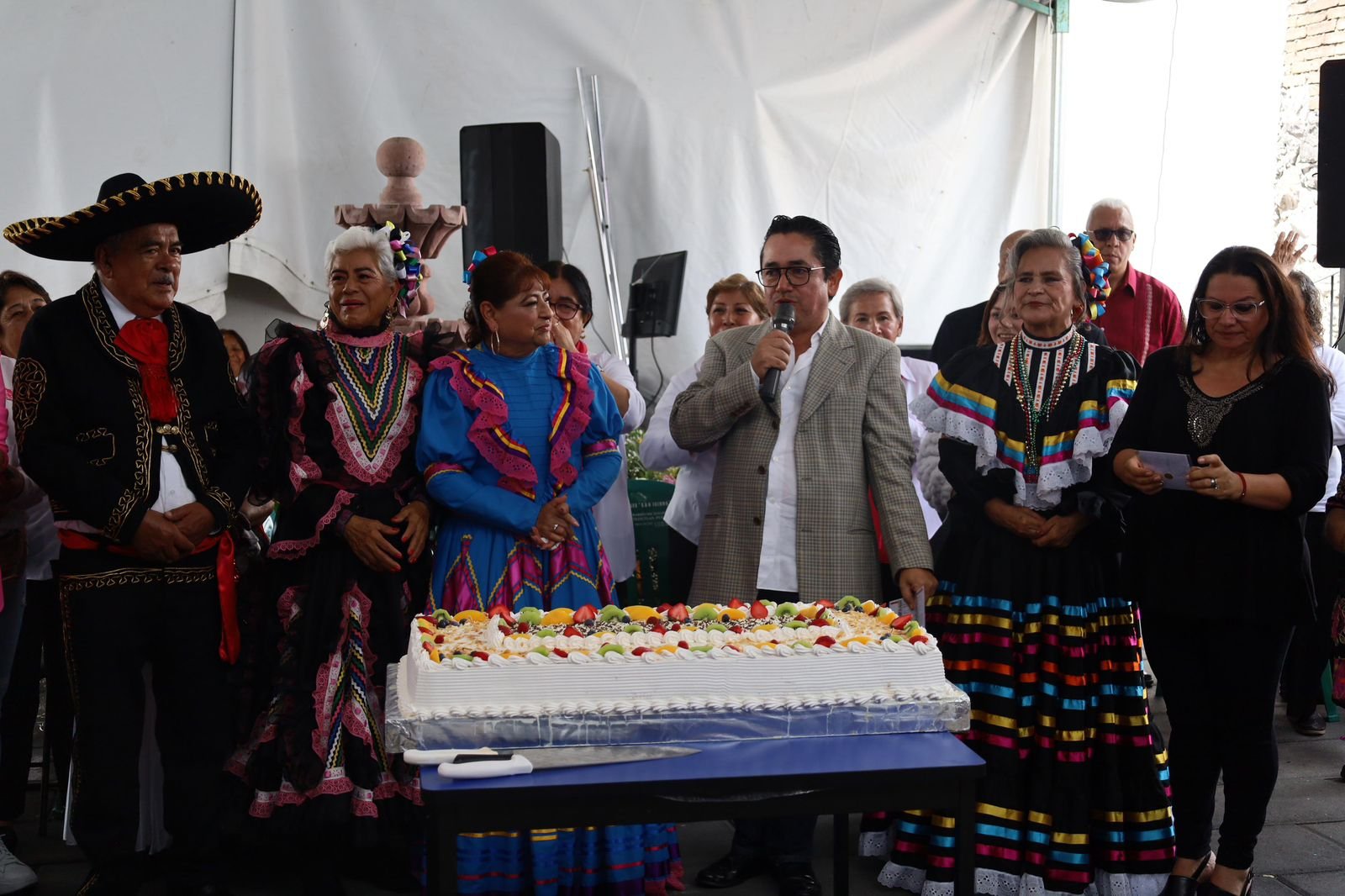 Teziutlán inicia festejos por la semana del abue 2025 con desfile y anuncios de sus próximos reyes